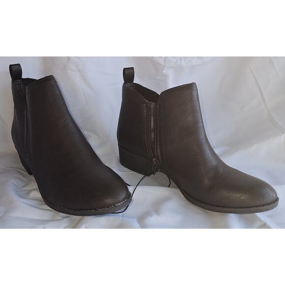 Sun + Stone Women's Cadee Ankle Booties - Picture 2 of 6
